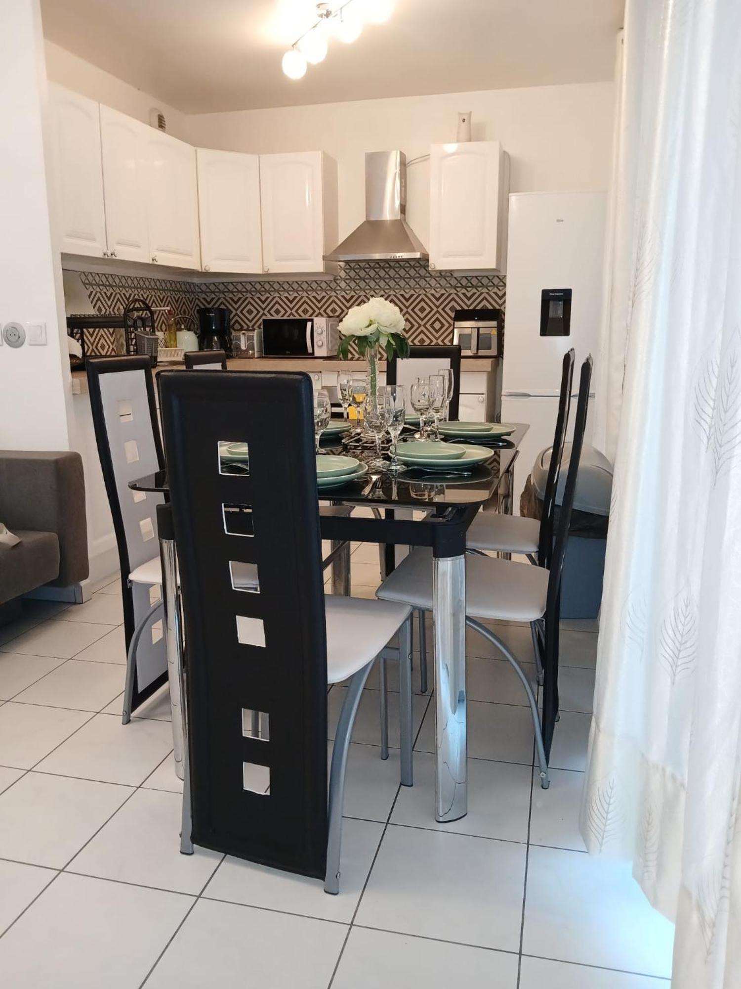 Apart-Chic-Les-Ulis With Balcon, Terrasse And Parking 雷祖里 外观 照片