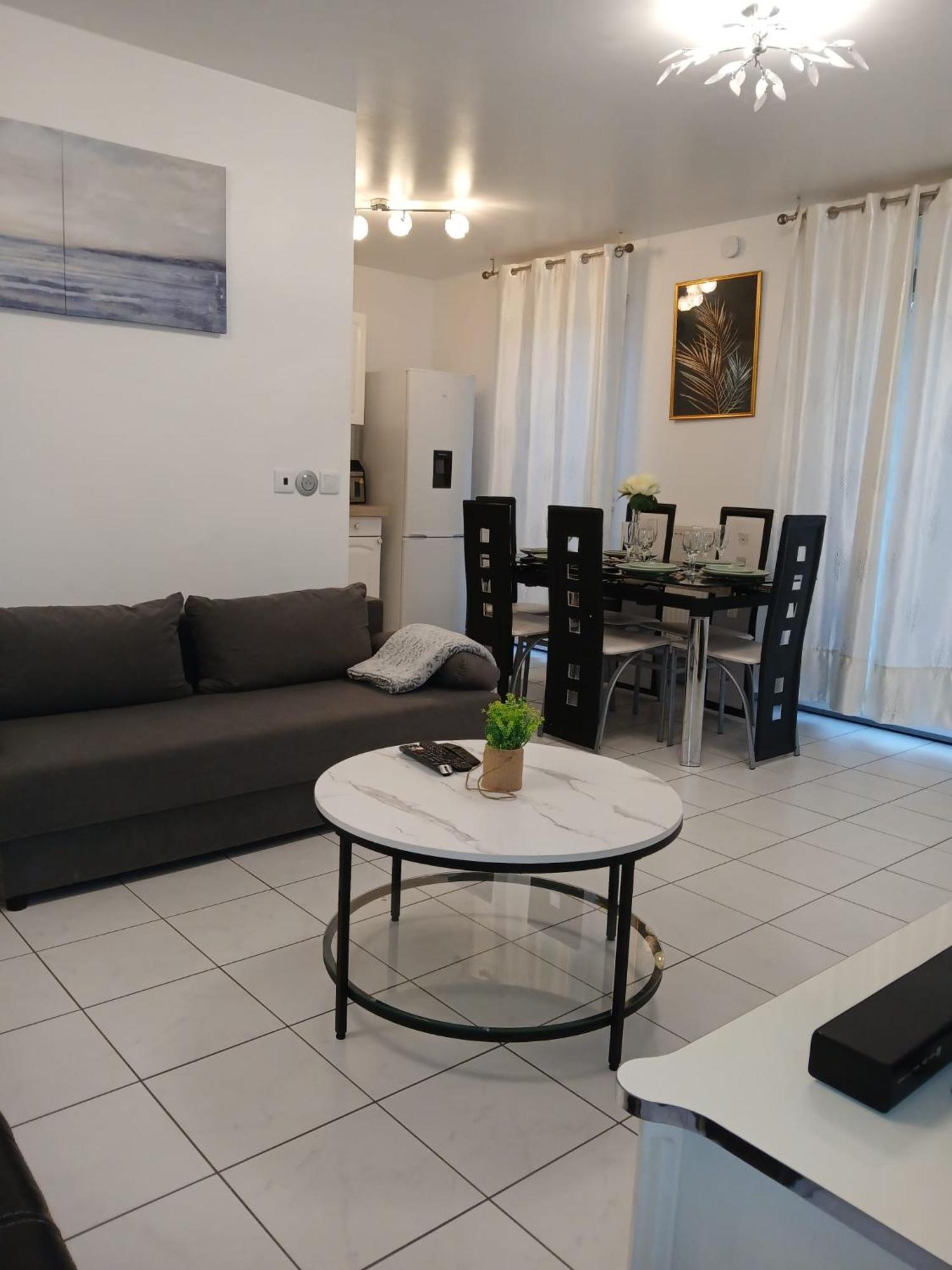 Apart-Chic-Les-Ulis With Balcon, Terrasse And Parking 雷祖里 外观 照片